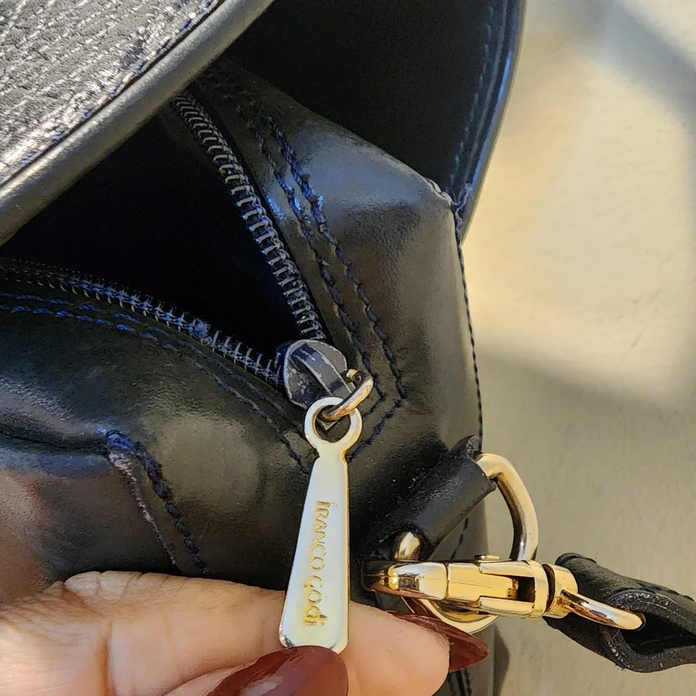 FRANCO CODI Classic Black Top-Handle Shoulder Leather Bag with Gold Hardware